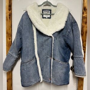 Wrangler x Lainey Wilson Oversized Sherpa Coat Women's Sz XL (4.13)